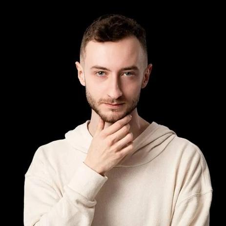  Szymon Miążek