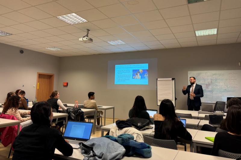 Lecture during ERUA "Skills for the Future" seminar at SWPS University in Poznań