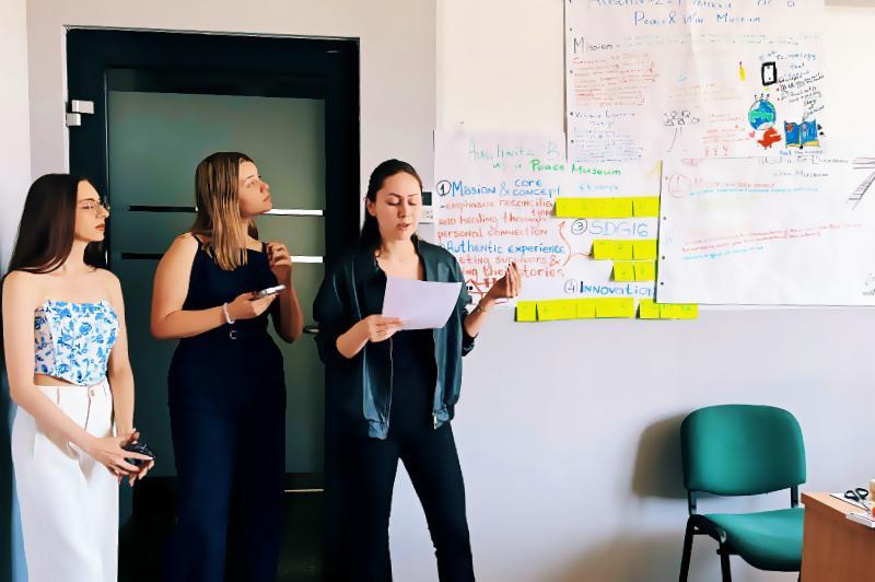 Students present during workshop on Holocaust remembrance at USWPS in Kraków