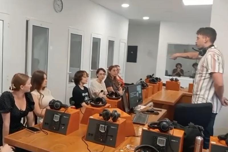 Students from USWPS and ULPGC in an interpreting lab