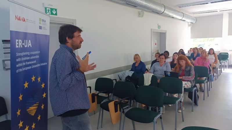 Students listen to lecture at USWPS Summer School on the Rule of Law 2024