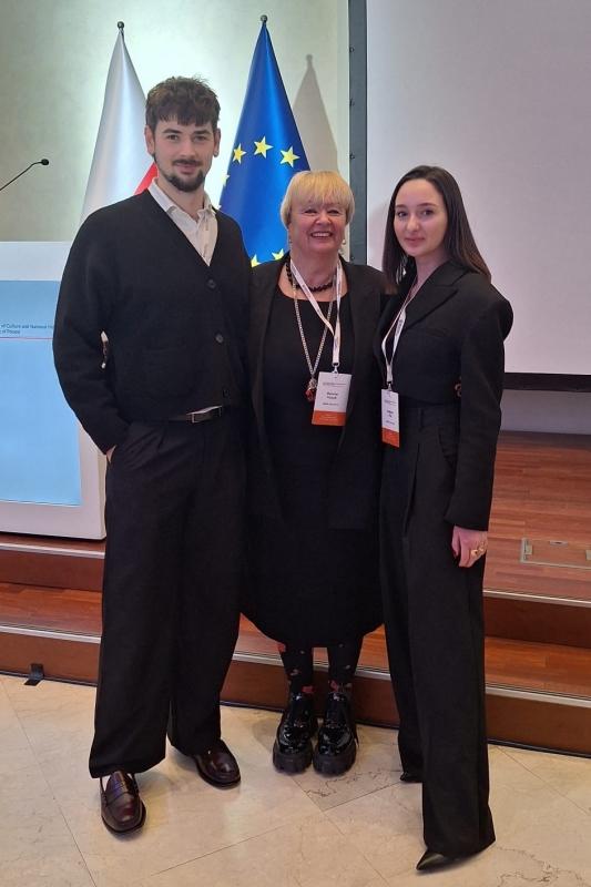 Professor Dorota Ilczuk from SWPS University with her team from the Creative Economy Research Center