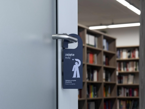 Students design new wayfinding system for quiet rooms at SWPS University