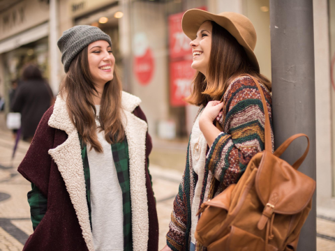Smile and the world will trust you: How mimicry shapes first impressions